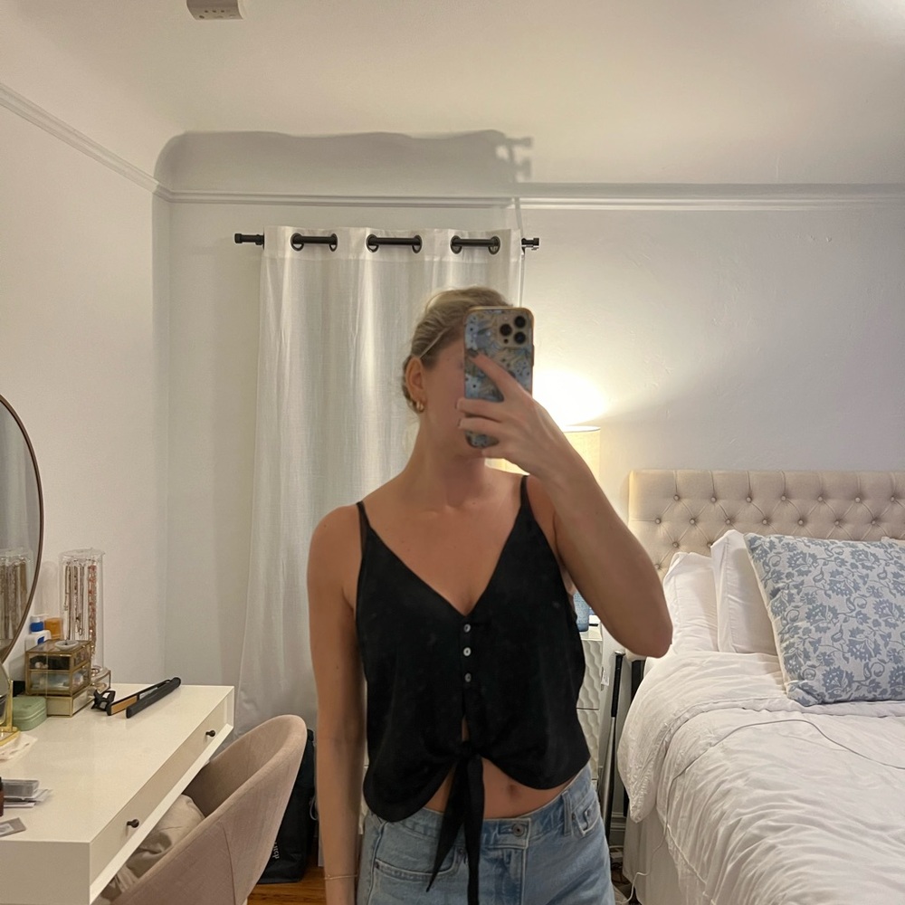 Black Sleeveless Tie-Front Top